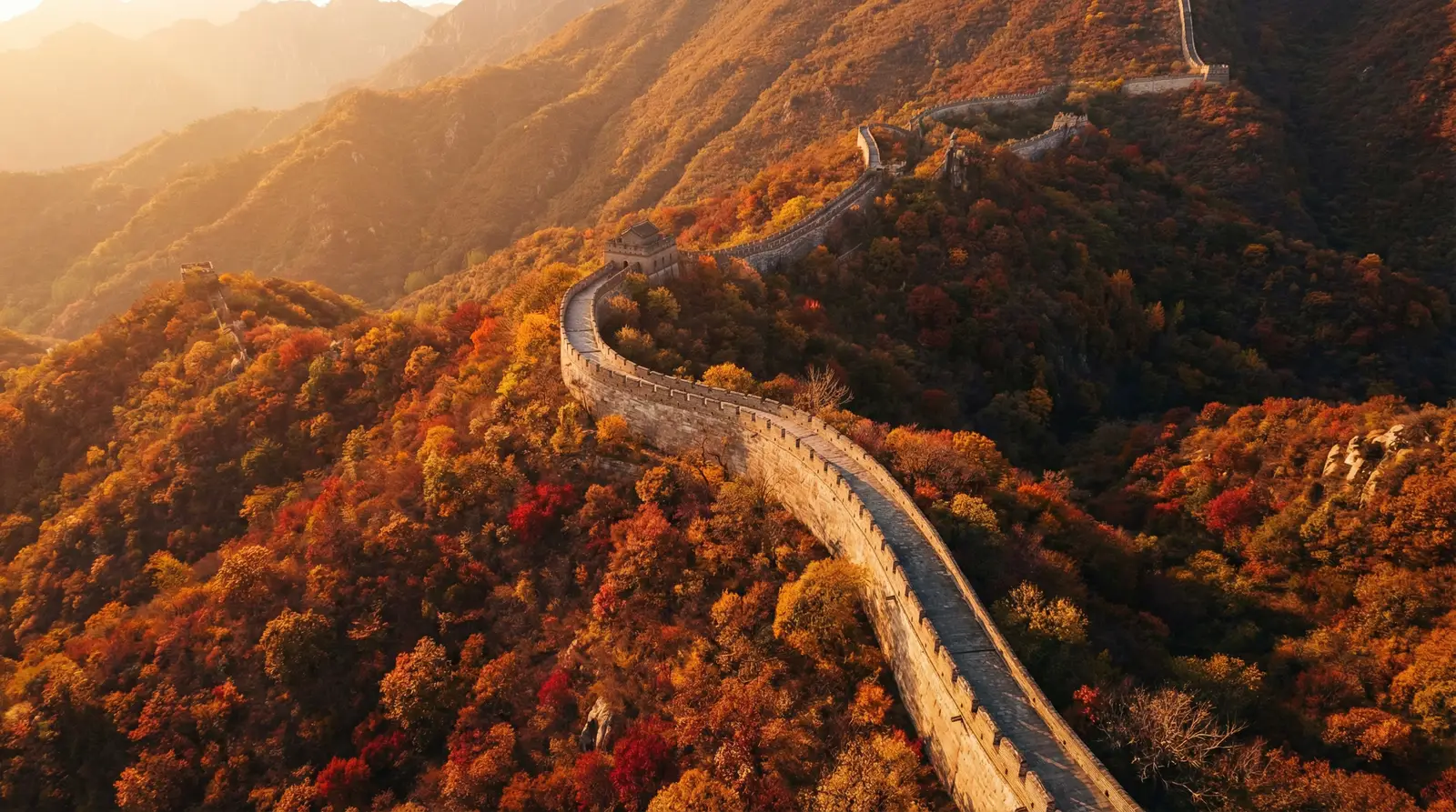 s7云顶之弈最新阵容 秋日长城航拍全景